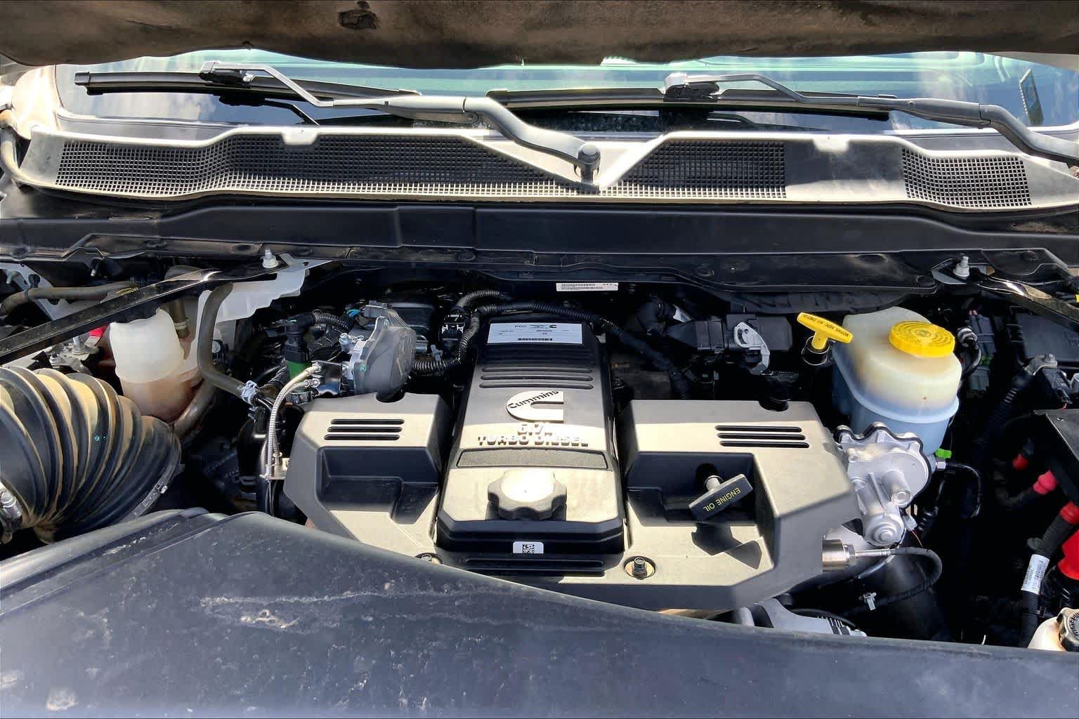 Used 2022 RAM 3500 Limited AWD/4WD image 32