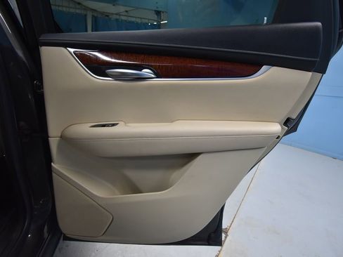 Used 2019 Cadillac XT5 Luxury image 28