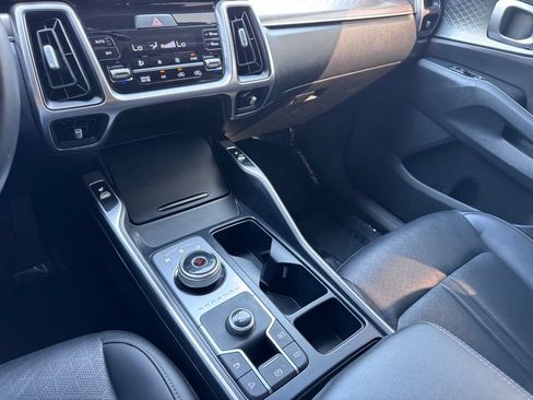 Used 2022 Kia Sorento S FWD image 20