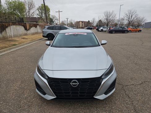 Used 2023 Nissan Altima 2.5 SV image 5