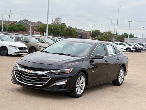 Used 2025 Chevrolet Malibu LT FWD image 3