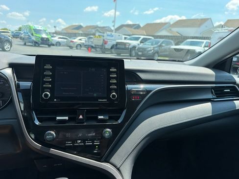 Used 2021 Toyota Camry SE FWD image 31