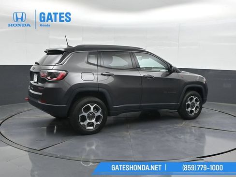 Used 2022 Jeep Compass Trailhawk w/ Trailhawk Convenience Group AWD/4WD image 2