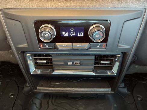 New 2026 GMC Hummer EV SUV w/ LPO, Roof Cross Rail Package AWD/4WD image 55