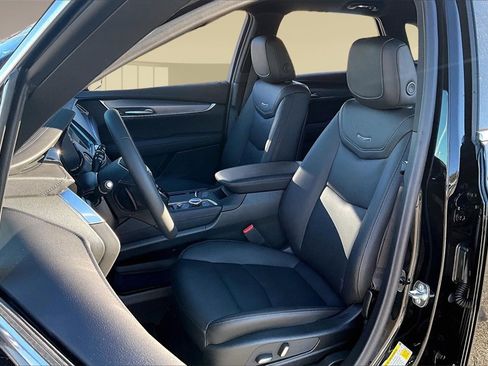 New 2026 Cadillac XT5 Luxury image 9