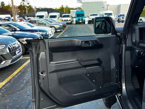 Used 2025 Ford Bronco Badlands image 18