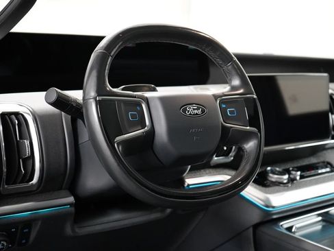 Used 2025 Ford Expedition Tremor AWD/4WD image 15