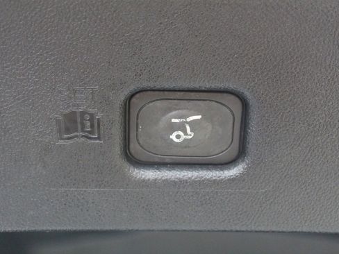 Used 2016 Lincoln MKX Reserve w/ Technology Package AWD/4WD image 33
