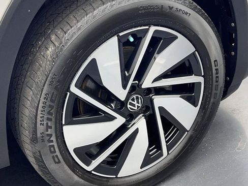 Used 2024 Volkswagen Atlas SE FWD image 40