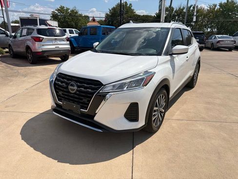 Used 2023 Nissan Kicks SV FWD image 5