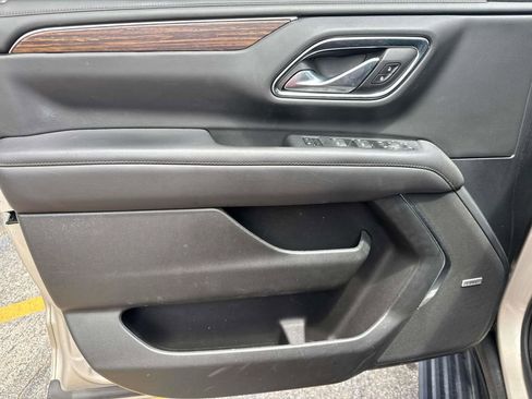 Used 2022 Chevrolet Suburban High Country w/ Premium Package 2 RWD image 20