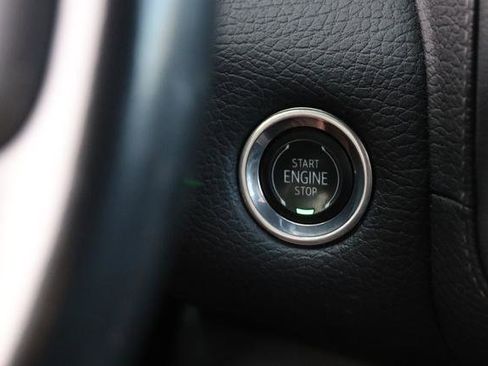 Used 2021 GMC Yukon Denali w/ Denali Premium Package image 19