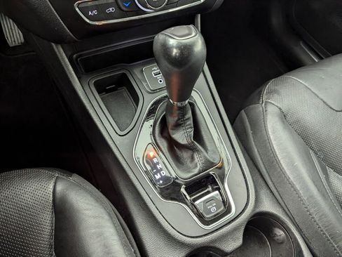 Used 2020 Jeep Cherokee Limited image 10