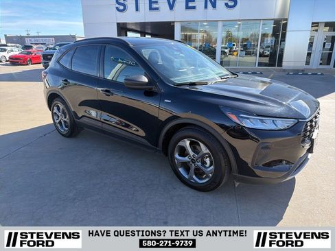 Used 2025 Ford Escape ST-Line image 2