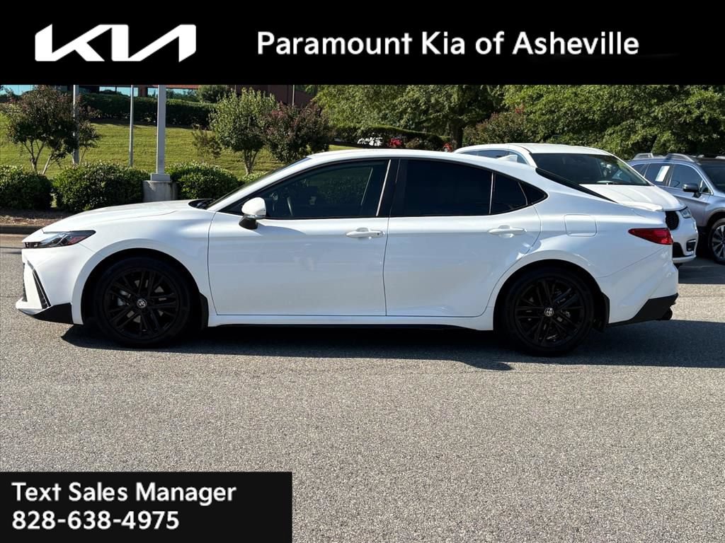 Used 2025 Toyota Camry SE w/ Convenience Package FWD image 3