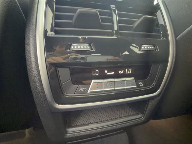 Used 2022 BMW X6 xDrive40i w/ M Sport Package AWD/4WD image 26