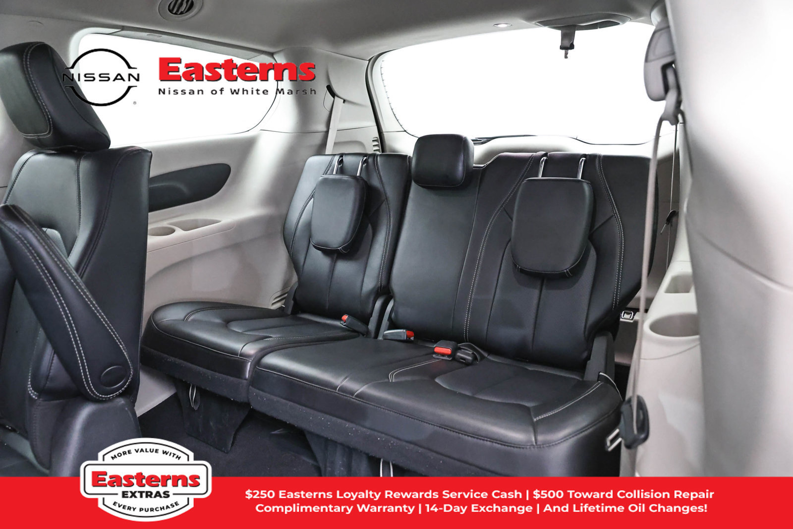 Used 2023 Chrysler Pacifica Touring-L FWD image 28