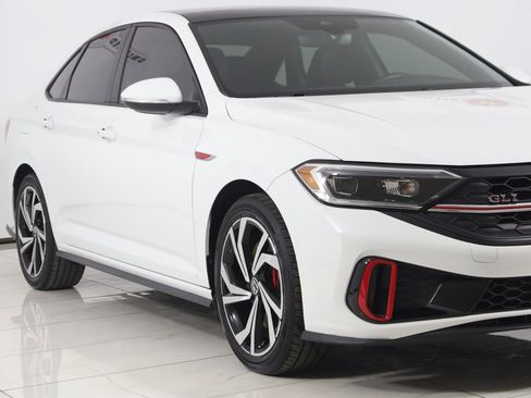 Used 2024 Volkswagen Jetta GLI Autobahn image 41