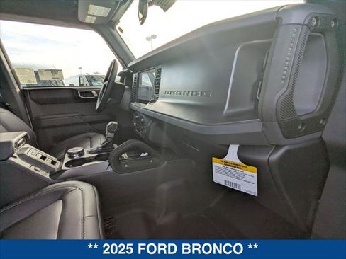 New 2025 Ford Bronco Badlands image 19