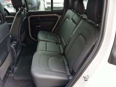 Used 2026 Land Rover Defender 110 X-Dynamic SE AWD/4WD image 31