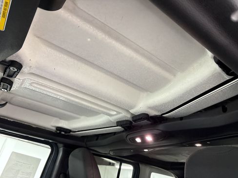 Used 2025 Jeep Wrangler Unlimited Rubicon 4xe w/ Safety Group AWD/4WD image 15