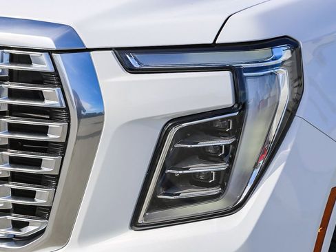 Used 2025 GMC Yukon XL Denali image 5