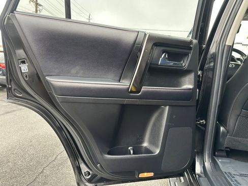 Used 2019 Toyota 4Runner TRD Off-Road Premium image 23