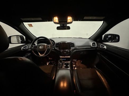 Used 2021 Jeep Grand Cherokee Laredo X image 23