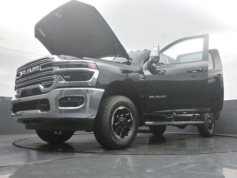 Used 2025 RAM 2500 Laramie AWD/4WD image 76