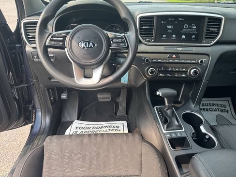 Used 2022 Kia Sportage LX AWD/4WD image 11