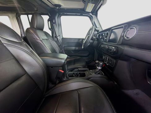 Used 2023 Jeep Wrangler Unlimited Sahara w/ Cold Weather Group AWD/4WD image 30