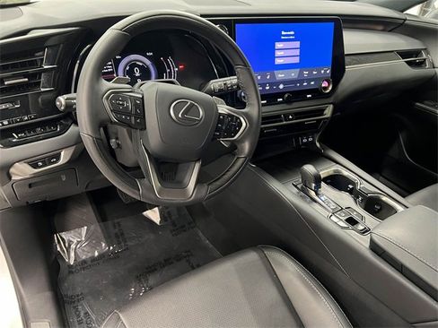 Certified 2024 Lexus RX 350h w/ Convenience Package image 16