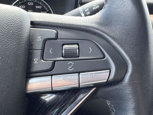 Used 2023 Cadillac XT6 Premium Luxury image 13