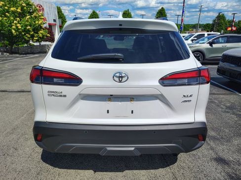 Used 2024 Toyota Corolla Cross XLE w/ Convenience Package AWD/4WD image 5
