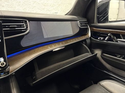 Used 2023 Jeep Grand Wagoneer Series II AWD/4WD image 23