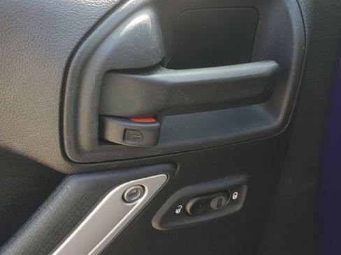 Used 2017 Jeep Wrangler Sahara w/ Connectivity Group AWD/4WD image 10
