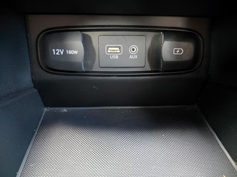 Used 2020 Hyundai Santa Fe SEL w/ Cargo Package image 32