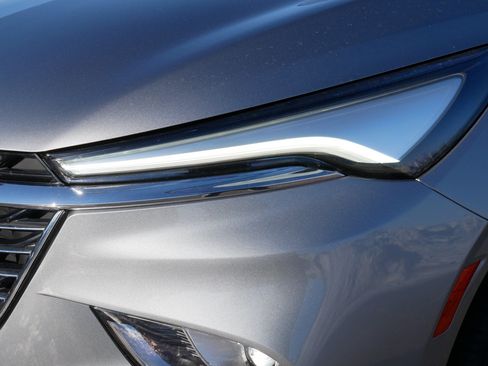 Used 2023 Buick Enclave Essence image 16