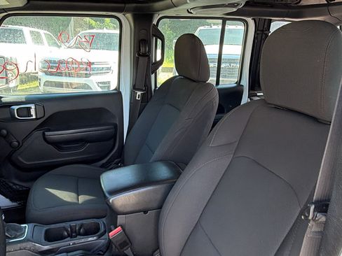 Used 2023 Jeep Wrangler Unlimited Sport AWD/4WD image 17