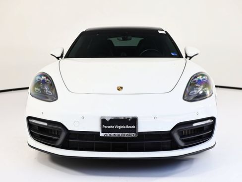 Used 2022 Porsche Panamera image 10