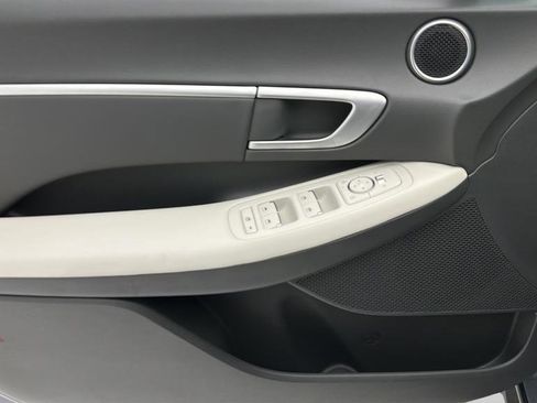 Used 2025 Hyundai Sonata SEL FWD image 13