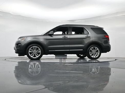 Used 2018 Ford Explorer XLT w/ Equipment Group 202A FWD image 41