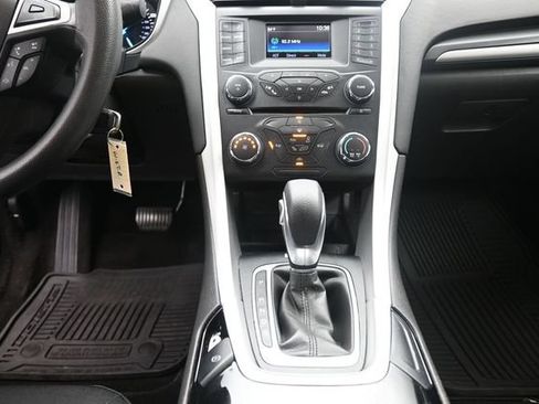 Used 2015 Ford Fusion SE FWD image 13