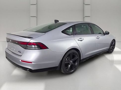 Used 2025 Honda Accord Sport image 41