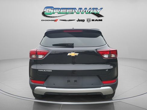 Used 2022 Chevrolet TrailBlazer LT w/ Convenience Package image 2