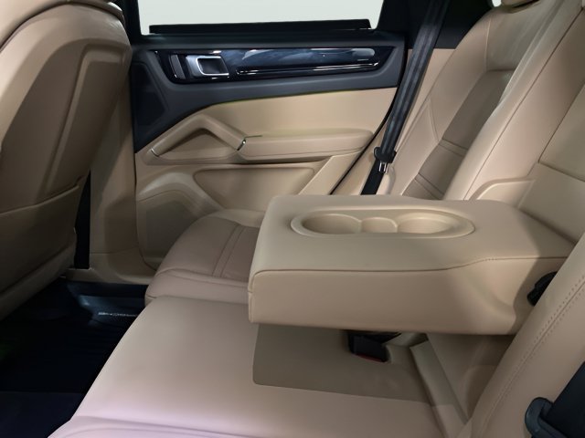 Used 2023 Porsche Cayenne AWD/4WD image 68