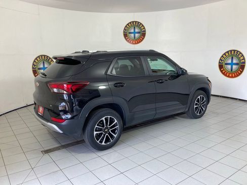 Used 2025 Chevrolet TrailBlazer LT AWD/4WD image 19