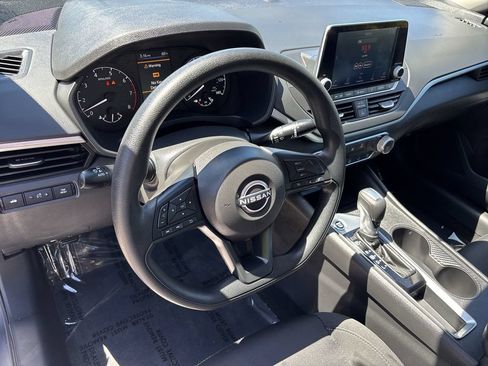 Certified 2025 Nissan Altima 2.5 S FWD image 11