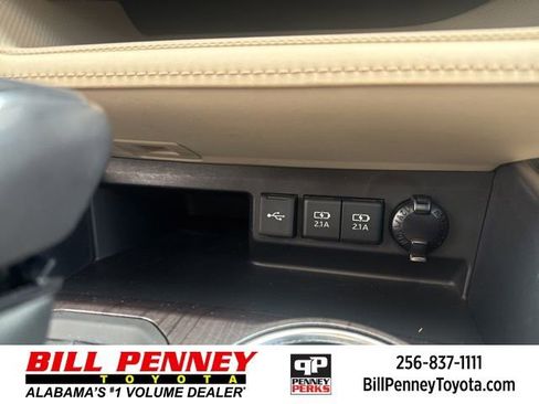 Used 2021 Toyota Highlander Limited image 32