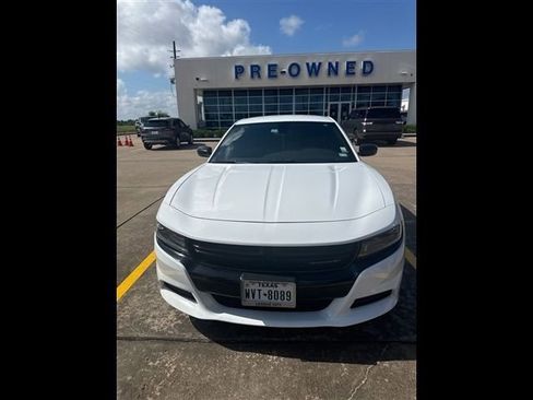 Used 2022 Dodge Charger SXT w/ Blacktop Package RWD image 15